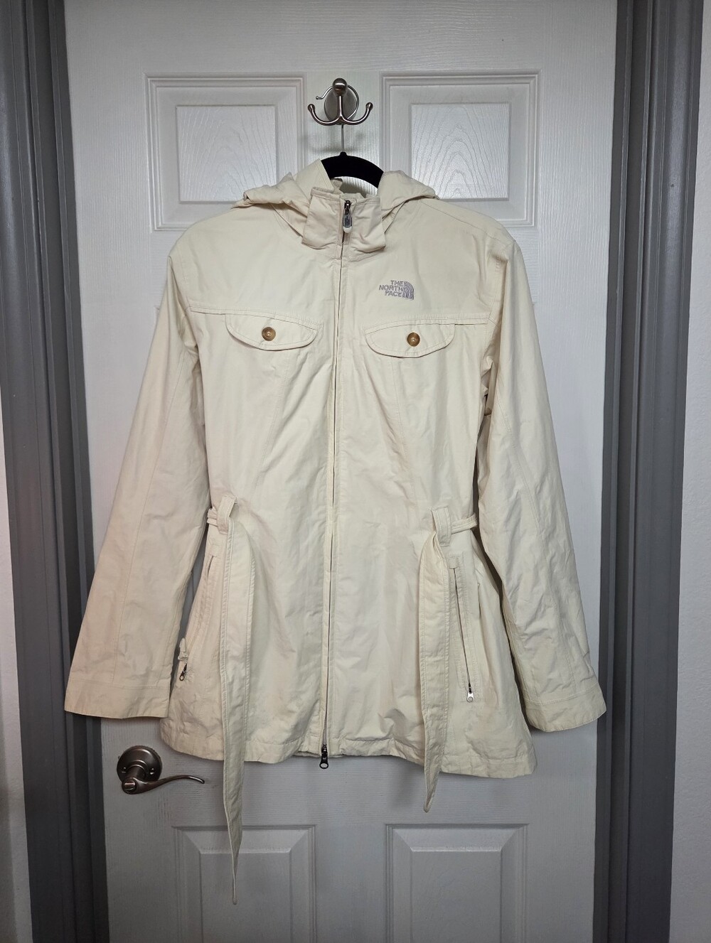 The North Face Women's Hyvent Cream Hooded Belted Rain Outdoor Jacket Size Large